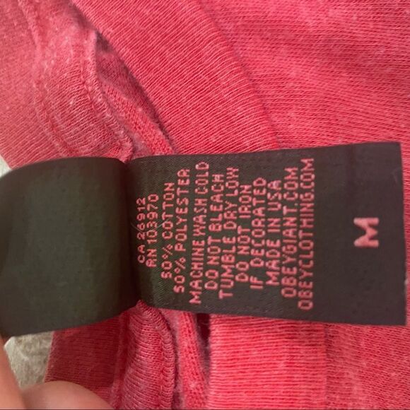 EXCLUSIVE OBEY limited edition Shepard Fairey T-Shirt - Picture 6 of 7